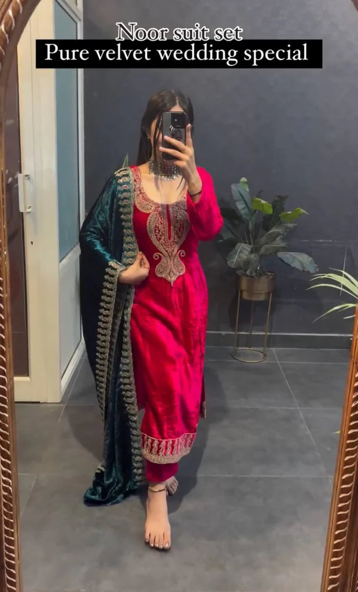 New Designer Party Wear Velvet Suit With Dupatta